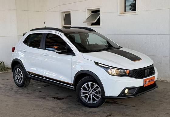 FIAT ARGO 1.3 FIREFLY FLEX TREKKING CVT FIAT ARGO 1.3 FIREFLY FLEX TREKKING CVT